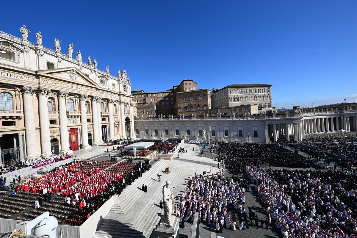 Vatikan’da Papa Franciscus için veda töreni