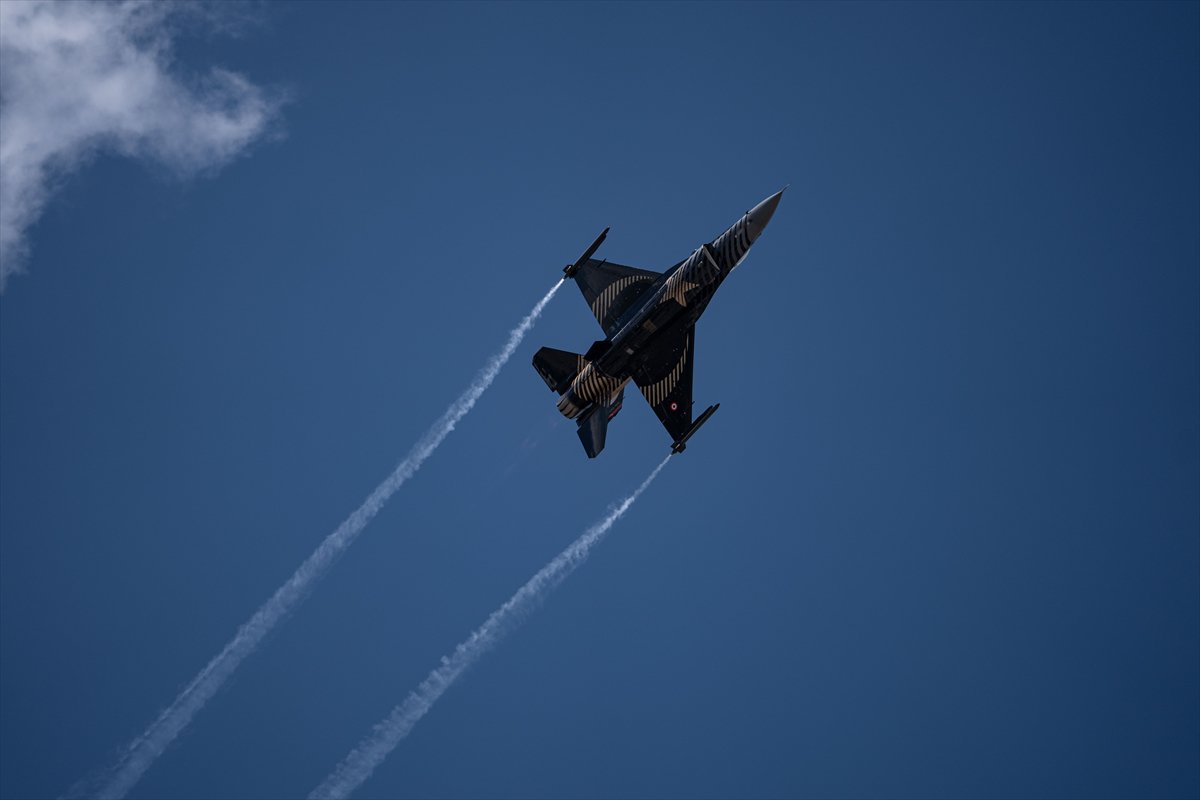 SOLOTÜRK gösteri ekibi son olarak Erzurum'da görev aldı