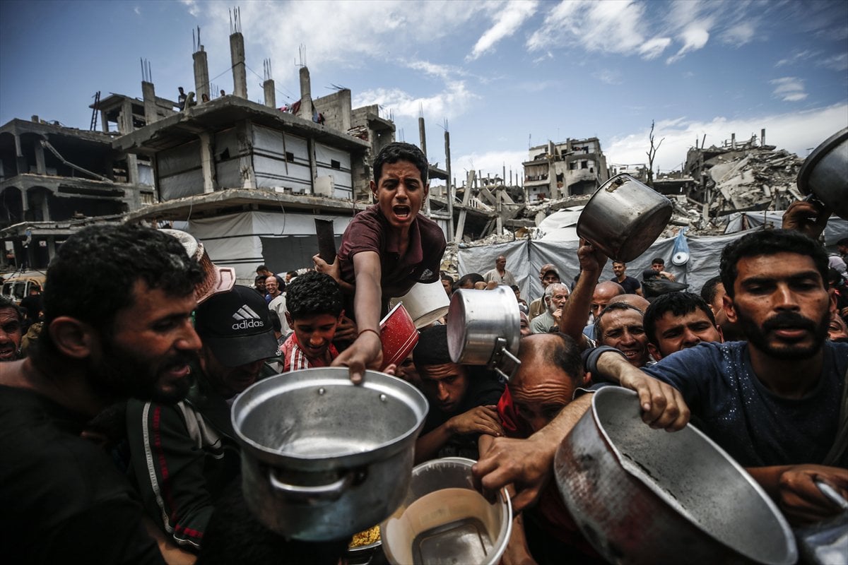 Gazze'de Filistinlilere sıcak yemek dağıtıldı