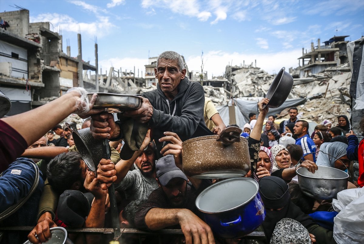 Gazze'de Filistinlilere sıcak yemek dağıtıldı