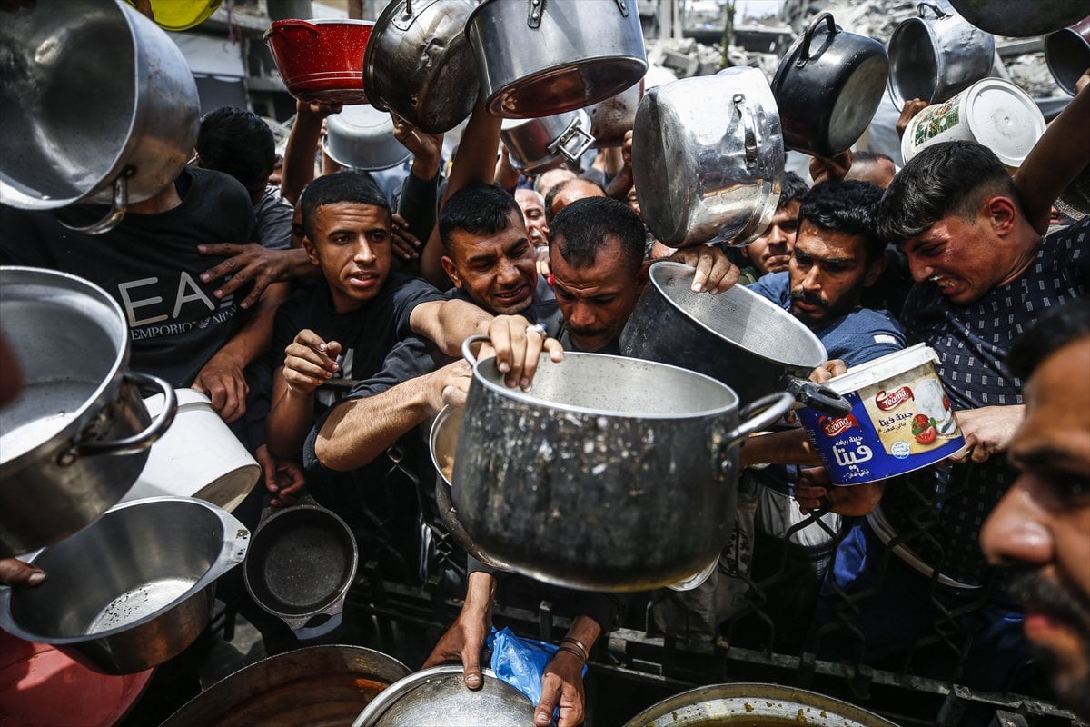 Gazze'de Filistinlilere sıcak yemek dağıtıldı