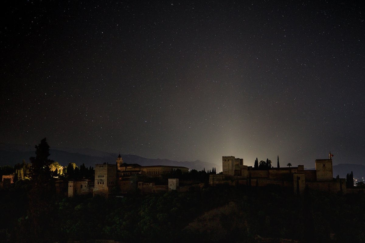 İspanya ve Portekiz’de yaşanan geniş çaplı elektrik kesintisinden milyonlar etkilendi