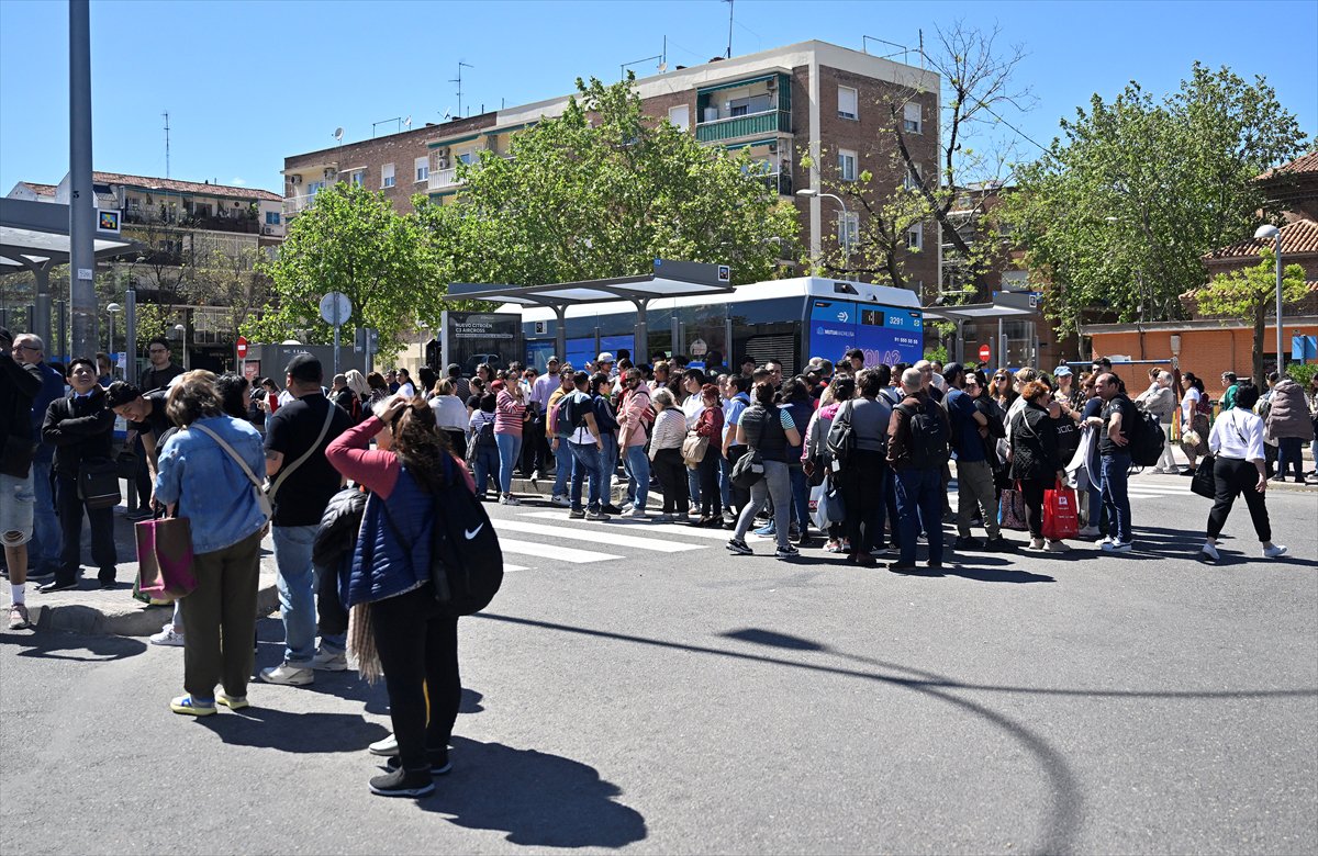 İspanya ve Portekiz’de yaşanan geniş çaplı elektrik kesintisinden milyonlar etkilendi