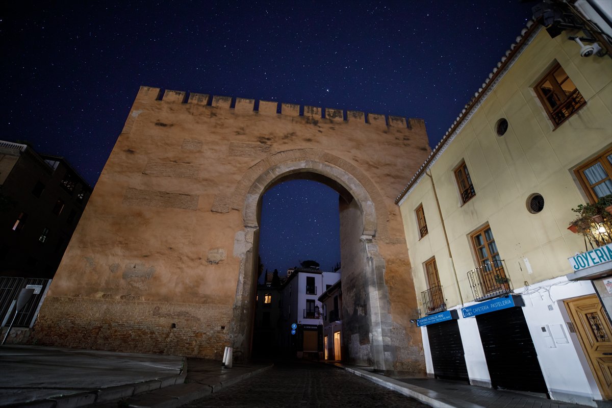 İspanya ve Portekiz’de yaşanan geniş çaplı elektrik kesintisinden milyonlar etkilendi