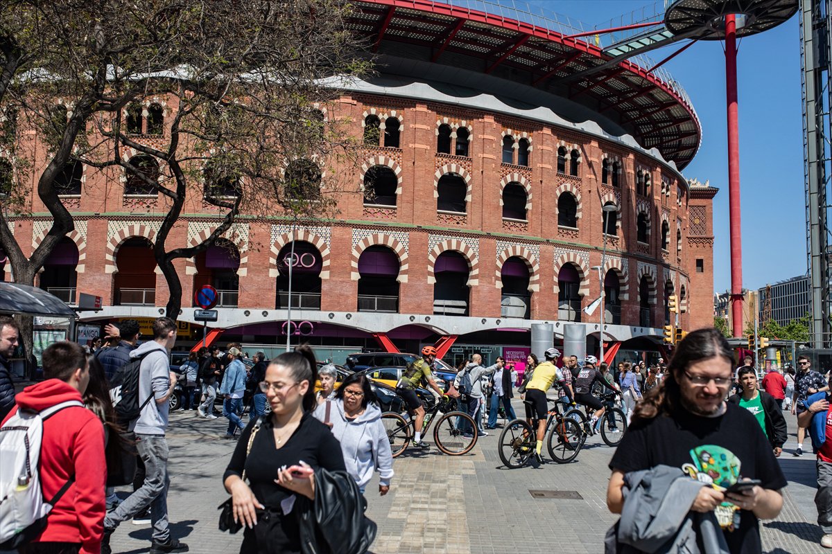 İspanya ve Portekiz’de yaşanan geniş çaplı elektrik kesintisinden milyonlar etkilendi