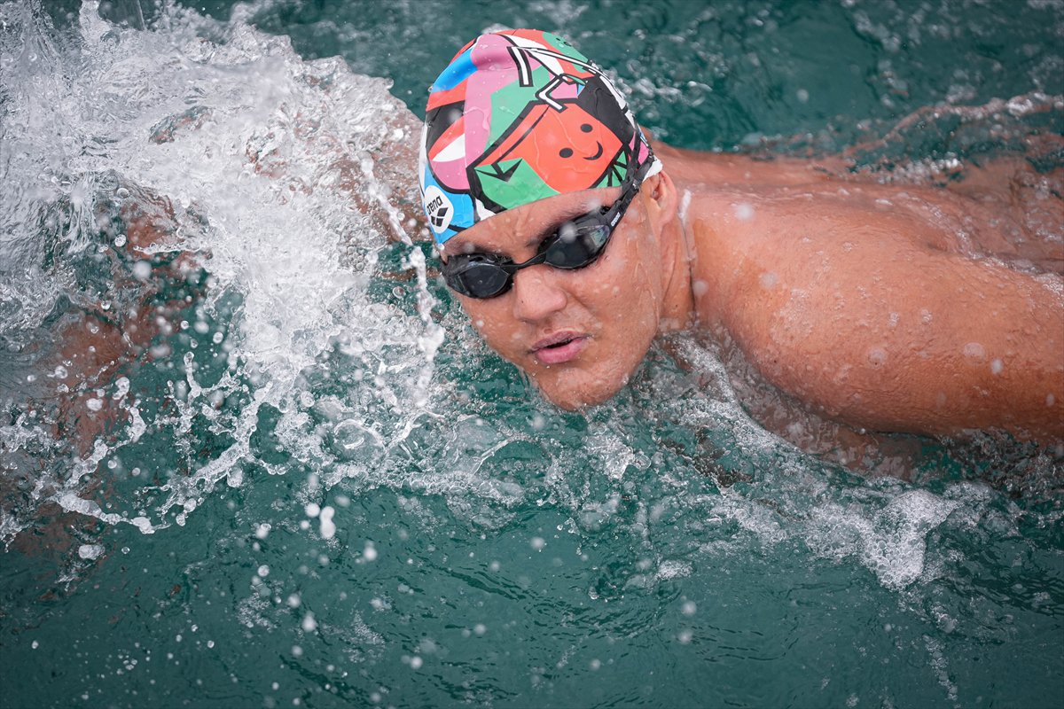 Otizmli yüzücü, Manş Denizi'ni geçmeye hazır