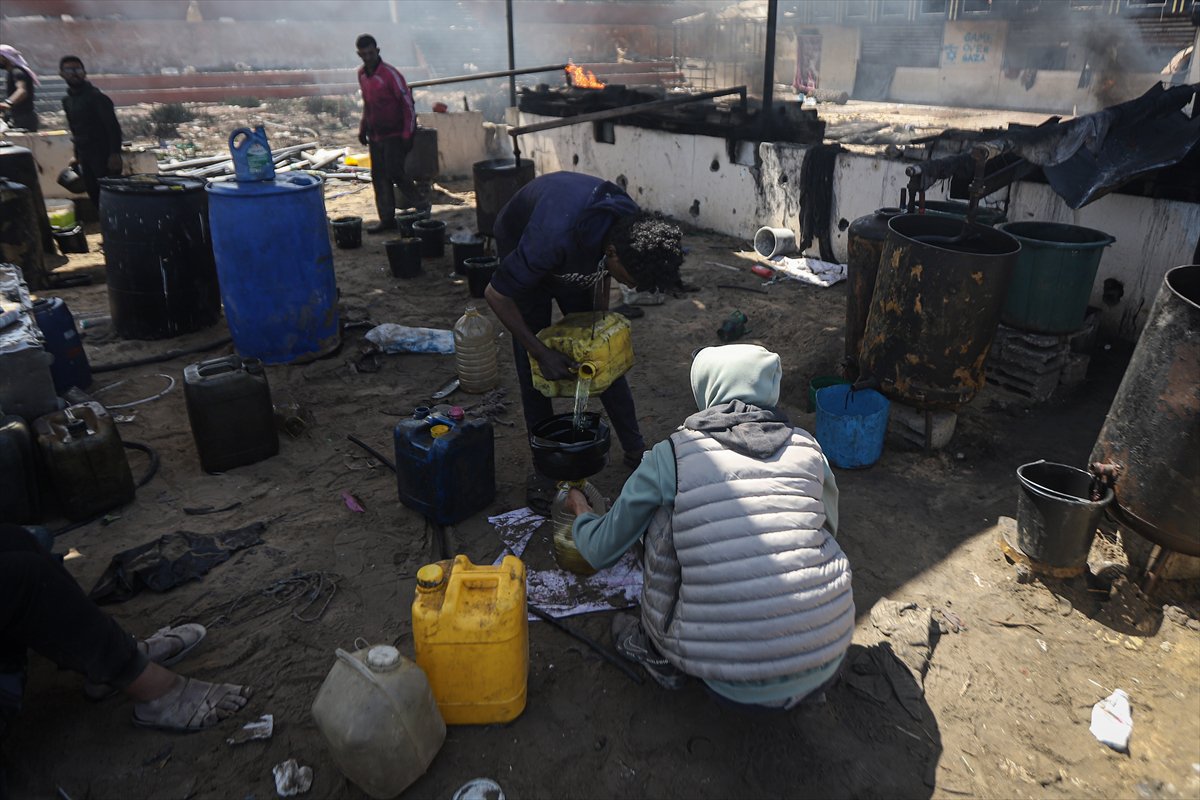 Gazze’de plastik atıklardan akaryakıt üretilerek yakıt krizi aşılmaya çalışılıyor