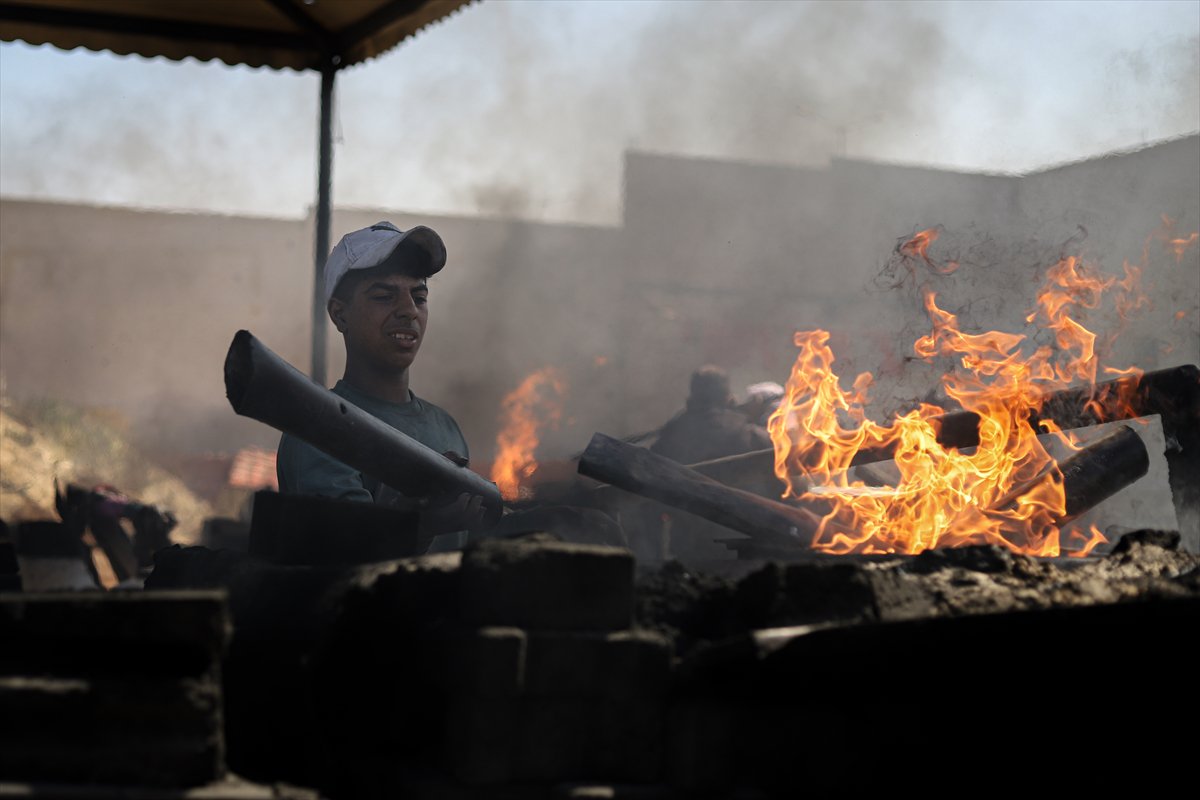 Gazze’de plastik atıklardan akaryakıt üretilerek yakıt krizi aşılmaya çalışılıyor