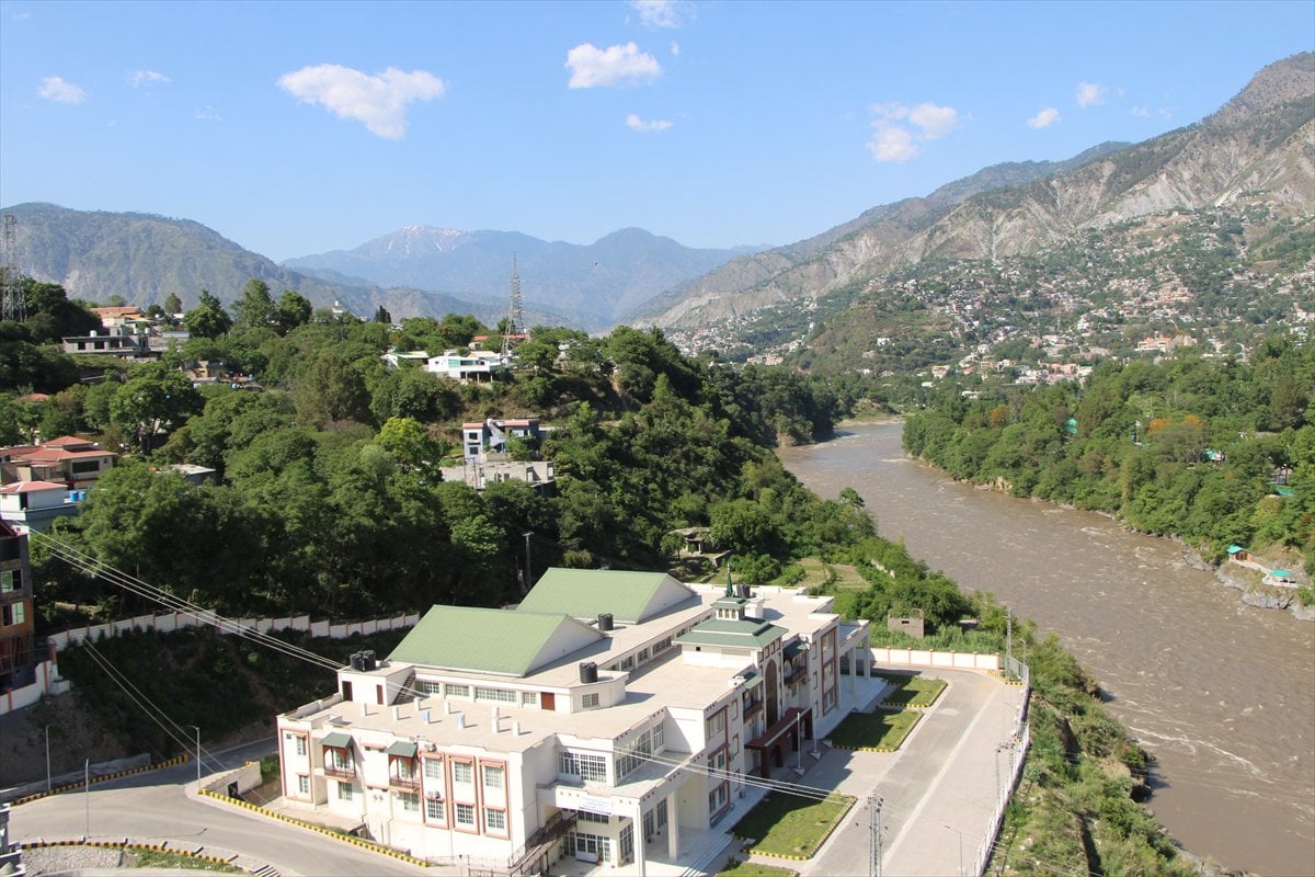 Hindistan ve Pakistan arasında tırmanan gerilimin ortasında Azad Keşmir'de günlük yaşam