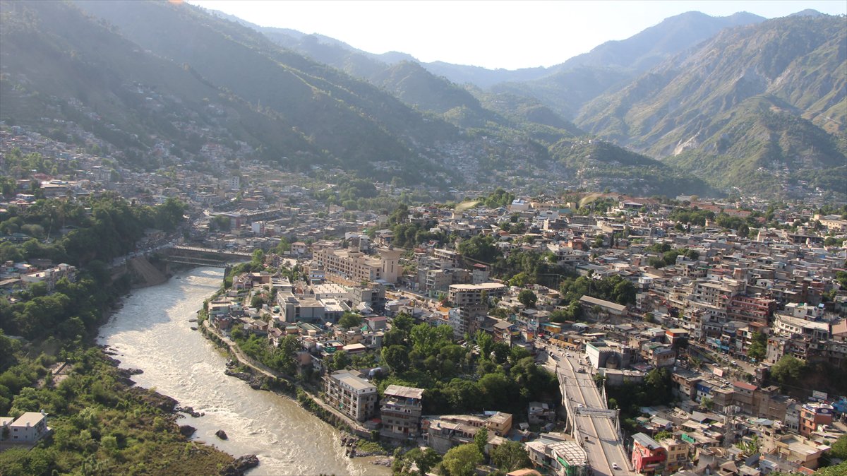 Hindistan ve Pakistan arasında tırmanan gerilimin ortasında Azad Keşmir'de günlük yaşam