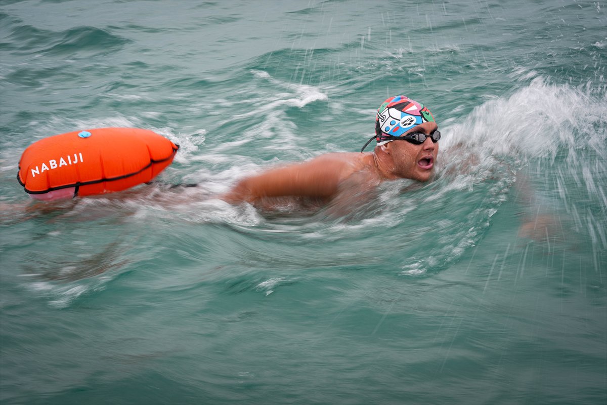 Otizmli yüzücü, Manş Denizi'ni geçmeye hazır