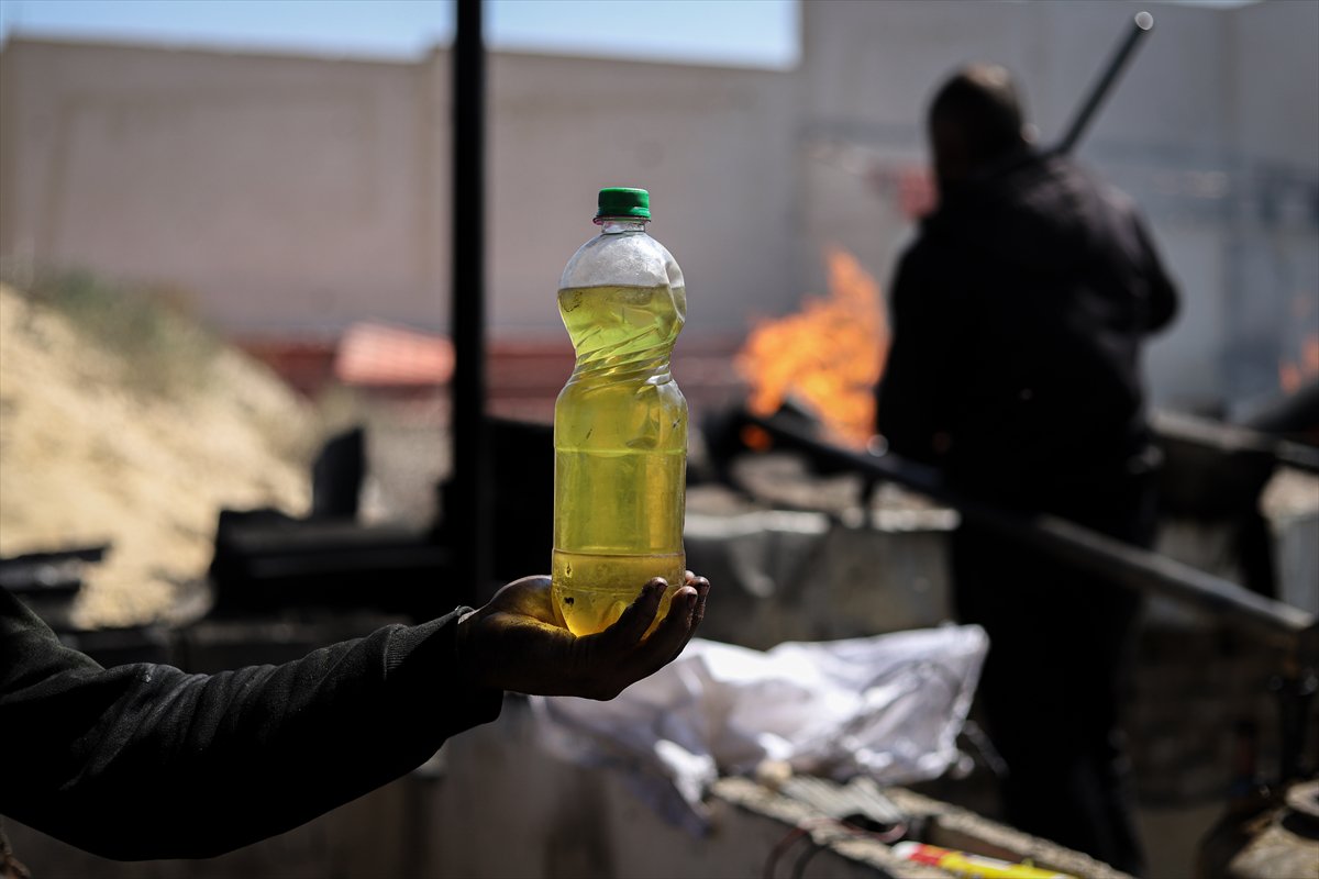 Gazze’de plastik atıklardan akaryakıt üretilerek yakıt krizi aşılmaya çalışılıyor