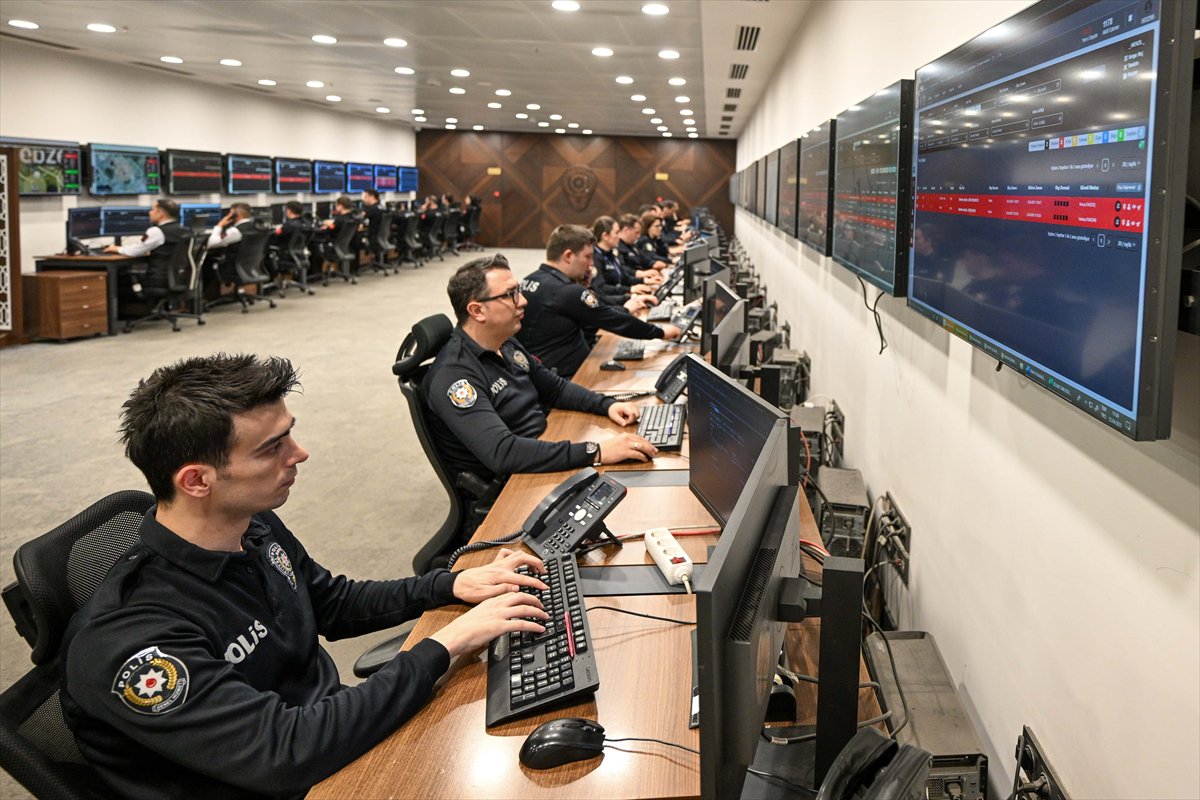 'Elektronik kelepçe' izleme merkezi, kadına şiddet uygulayanları 7/24 takip ediyor