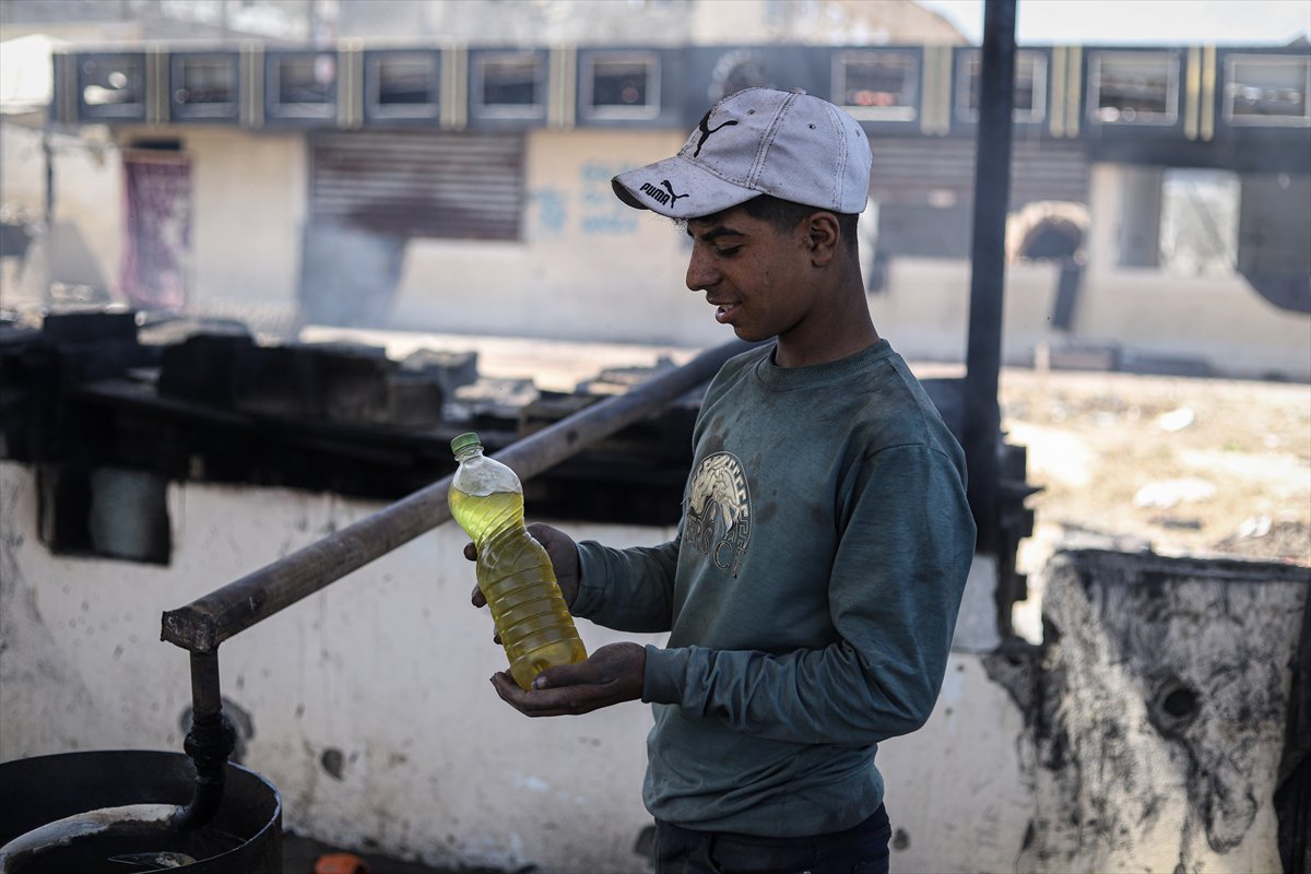 Gazze’de plastik atıklardan akaryakıt üretilerek yakıt krizi aşılmaya çalışılıyor