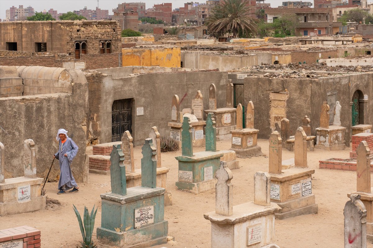 Kahire'de yaşamla ölümün iç içe olduğu şehir: Al-Qarafa