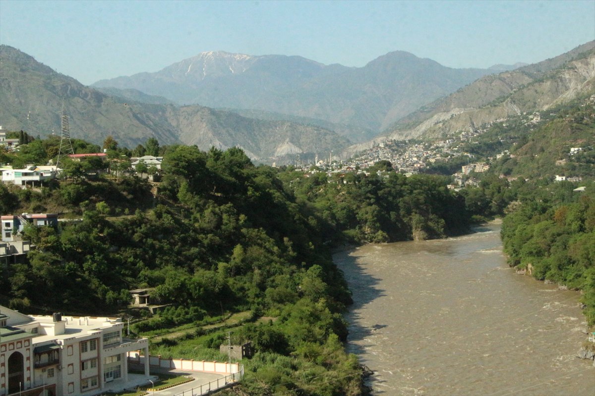 Hindistan ve Pakistan arasında tırmanan gerilimin ortasında Azad Keşmir'de günlük yaşam