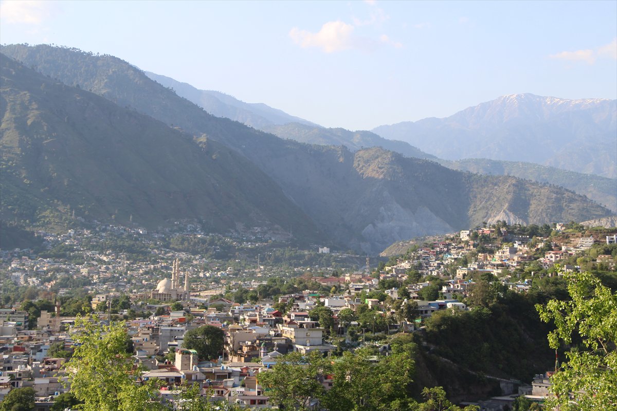 Hindistan ve Pakistan arasında tırmanan gerilimin ortasında Azad Keşmir'de günlük yaşam