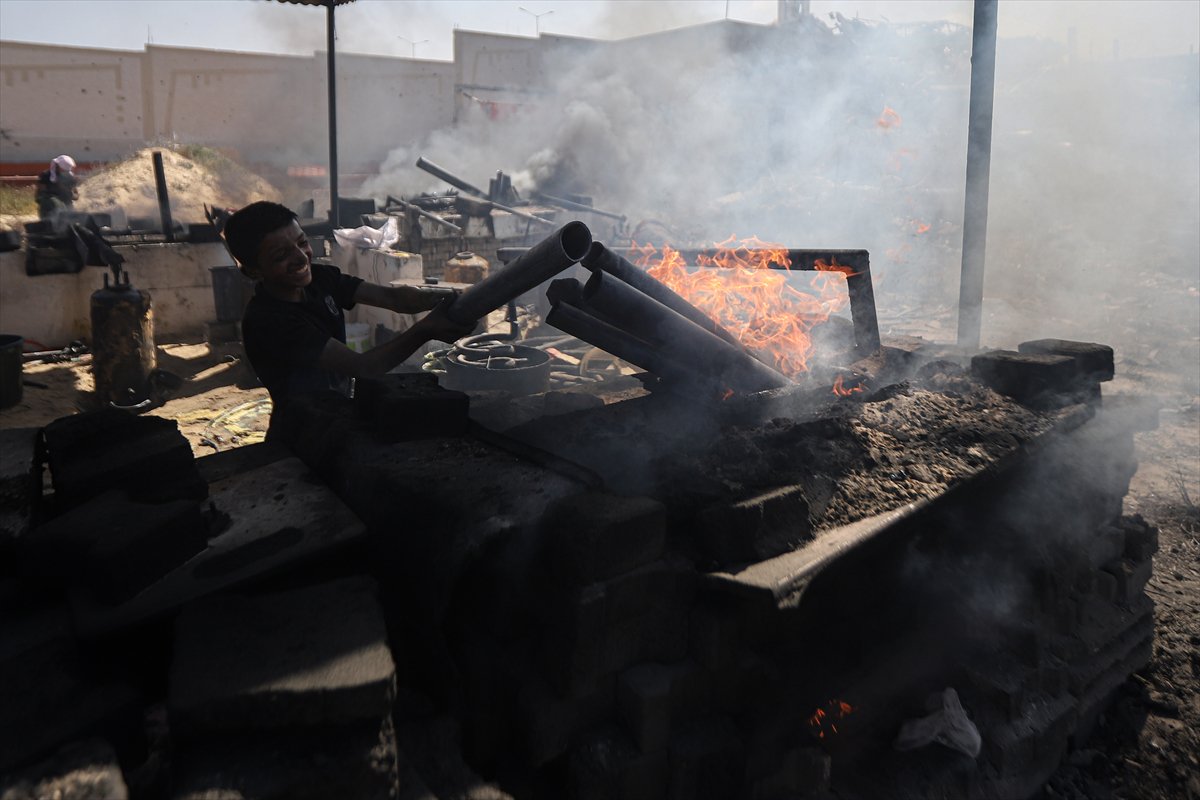 Gazze’de plastik atıklardan akaryakıt üretilerek yakıt krizi aşılmaya çalışılıyor
