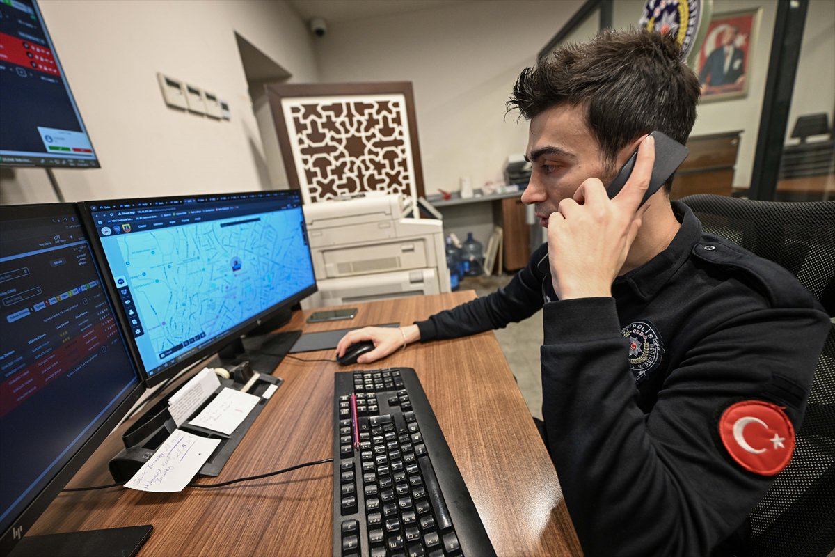 'Elektronik kelepçe' izleme merkezi, kadına şiddet uygulayanları 7/24 takip ediyor