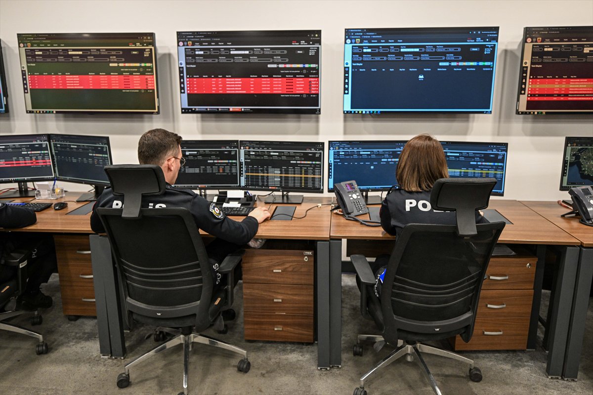 'Elektronik kelepçe' izleme merkezi, kadına şiddet uygulayanları 7/24 takip ediyor