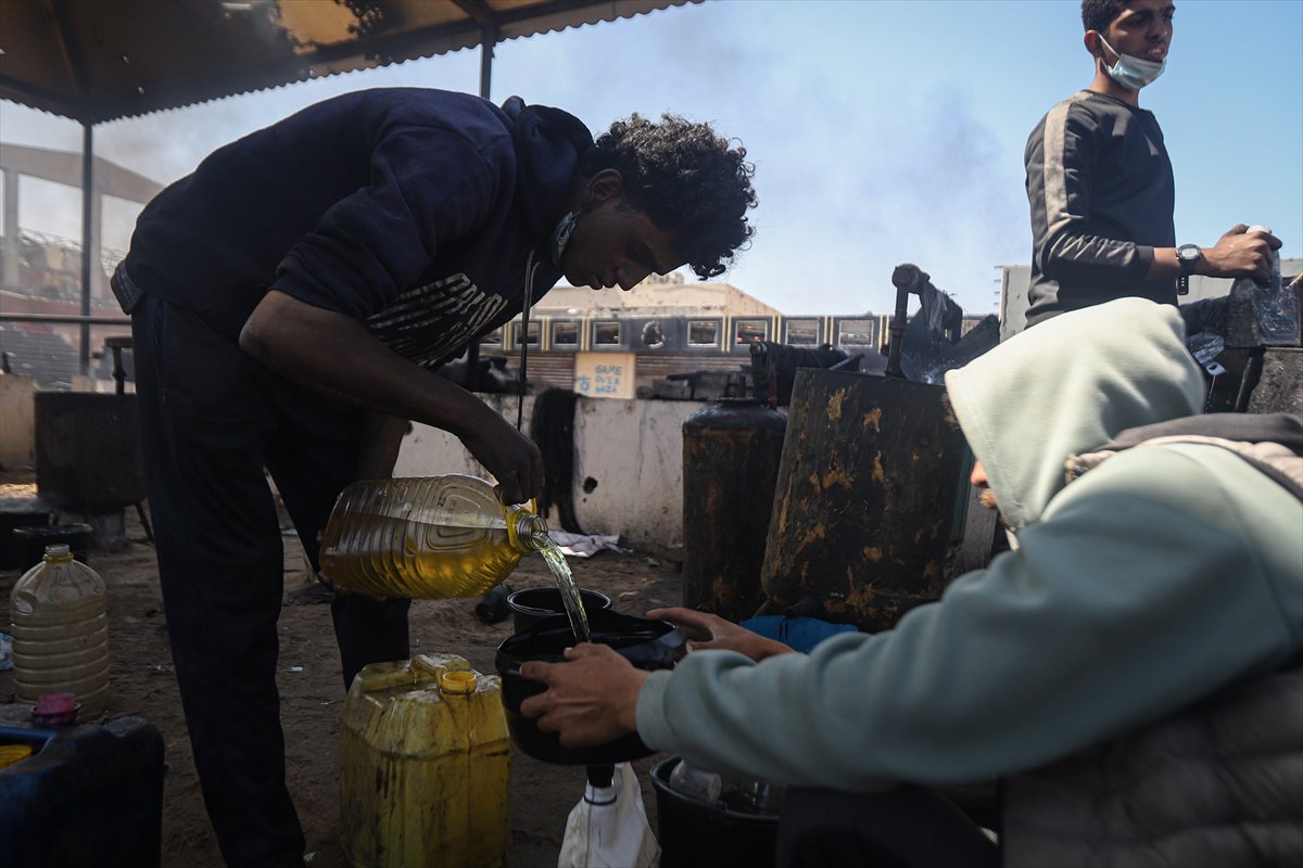 Gazze’de plastik atıklardan akaryakıt üretilerek yakıt krizi aşılmaya çalışılıyor