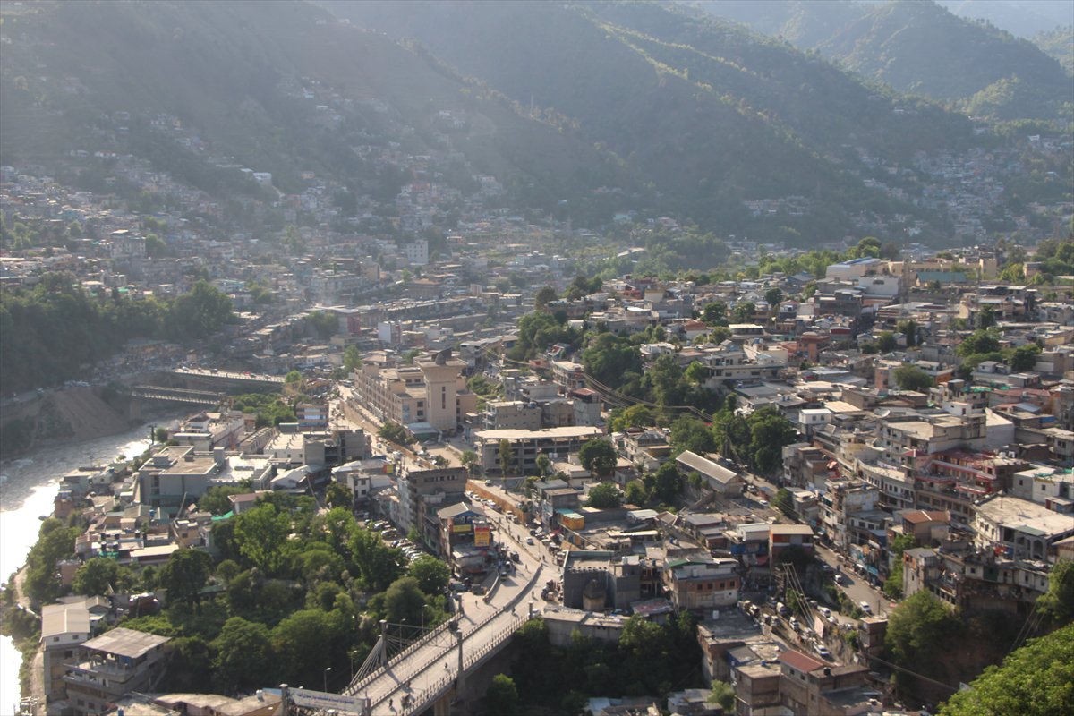 Hindistan ve Pakistan arasında tırmanan gerilimin ortasında Azad Keşmir'de günlük yaşam