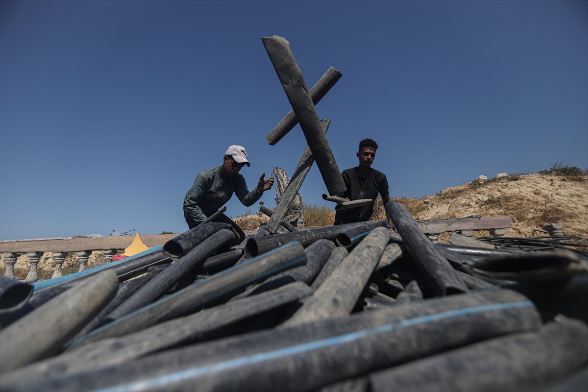 Gazze’de plastik atıklardan akaryakıt üretilerek yakıt krizi aşılmaya çalışılıyor