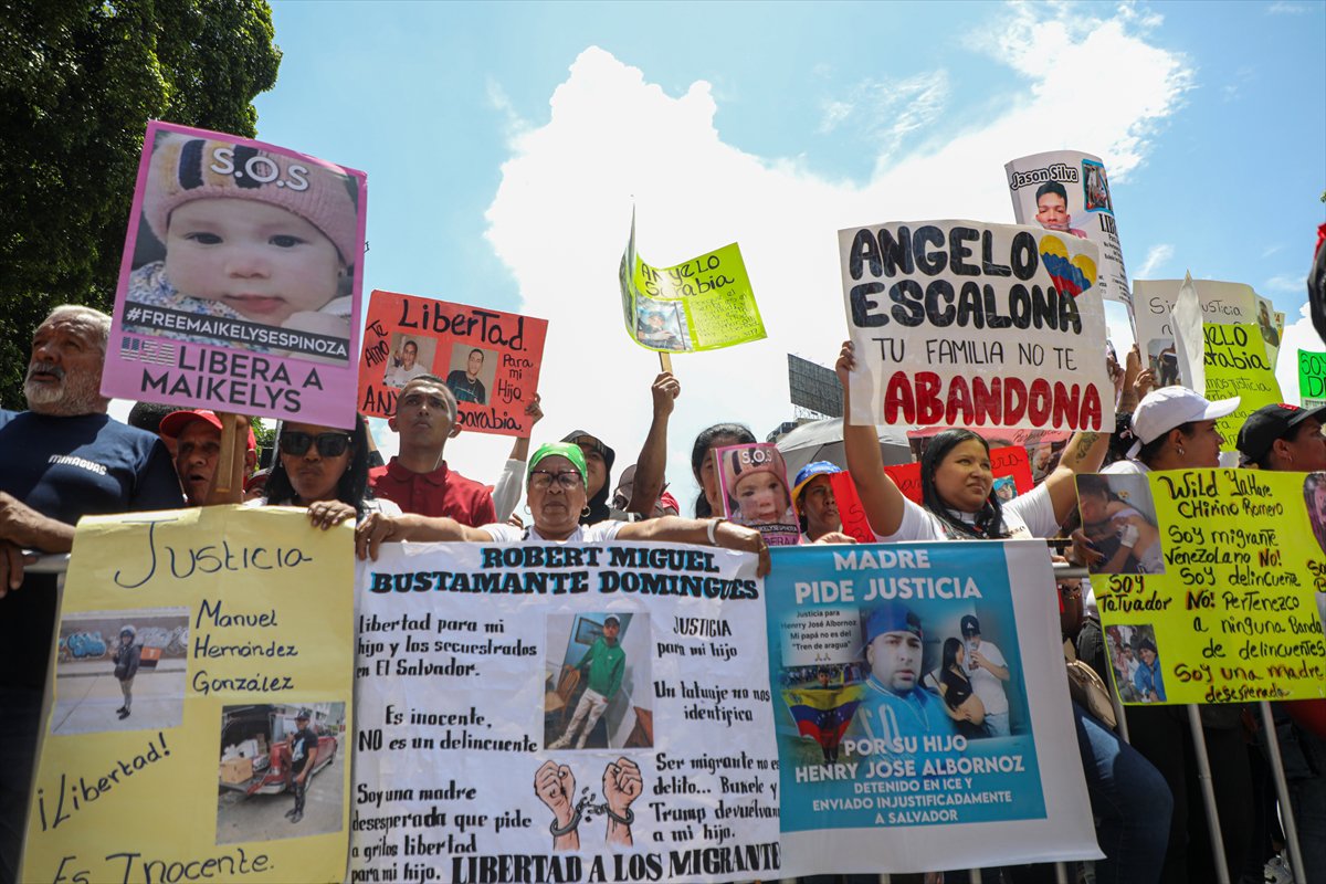 Dünyada 1 Mayıs coşkusu: Sokaklarda emek ve dayanışma sesleri yükseldi