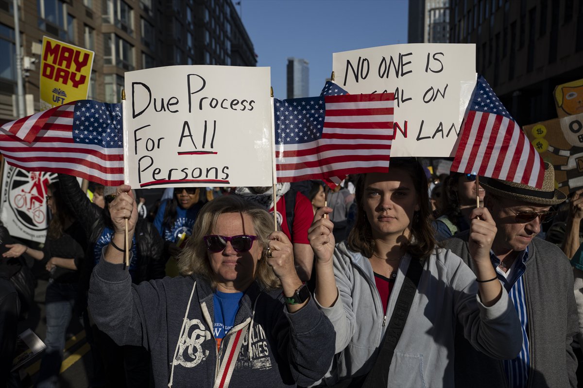 Dünyada 1 Mayıs coşkusu: Sokaklarda emek ve dayanışma sesleri yükseldi