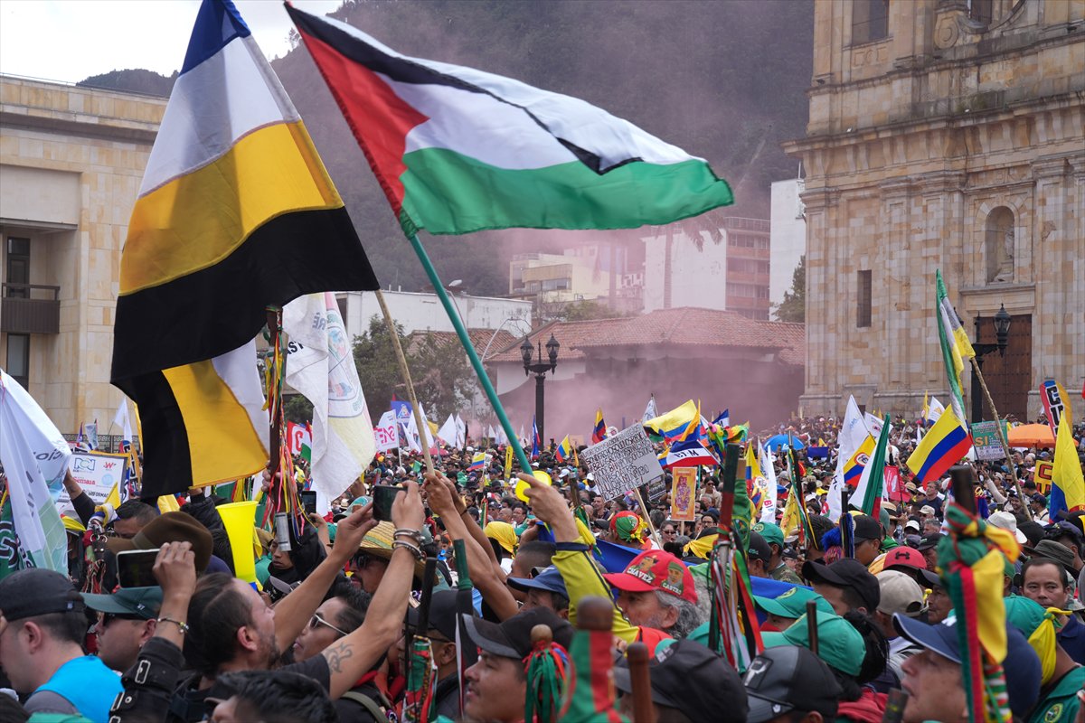 Dünyada 1 Mayıs coşkusu: Sokaklarda emek ve dayanışma sesleri yükseldi