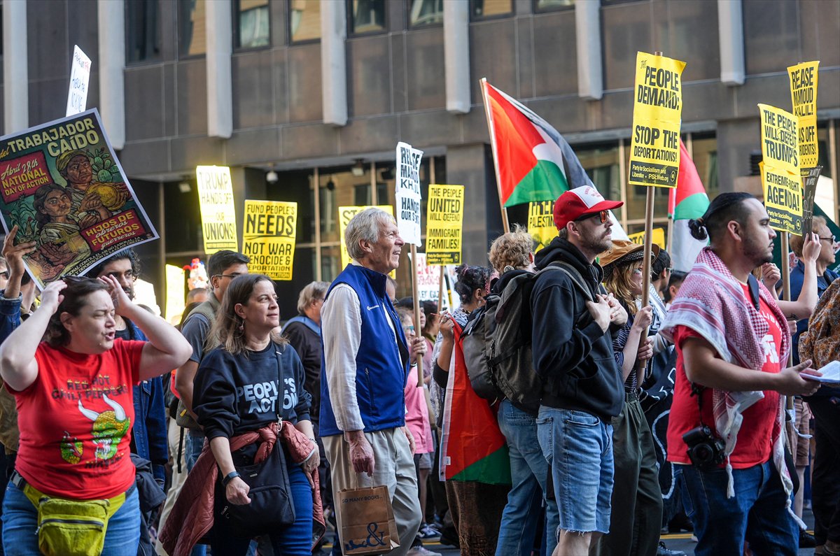 Dünyada 1 Mayıs coşkusu: Sokaklarda emek ve dayanışma sesleri yükseldi