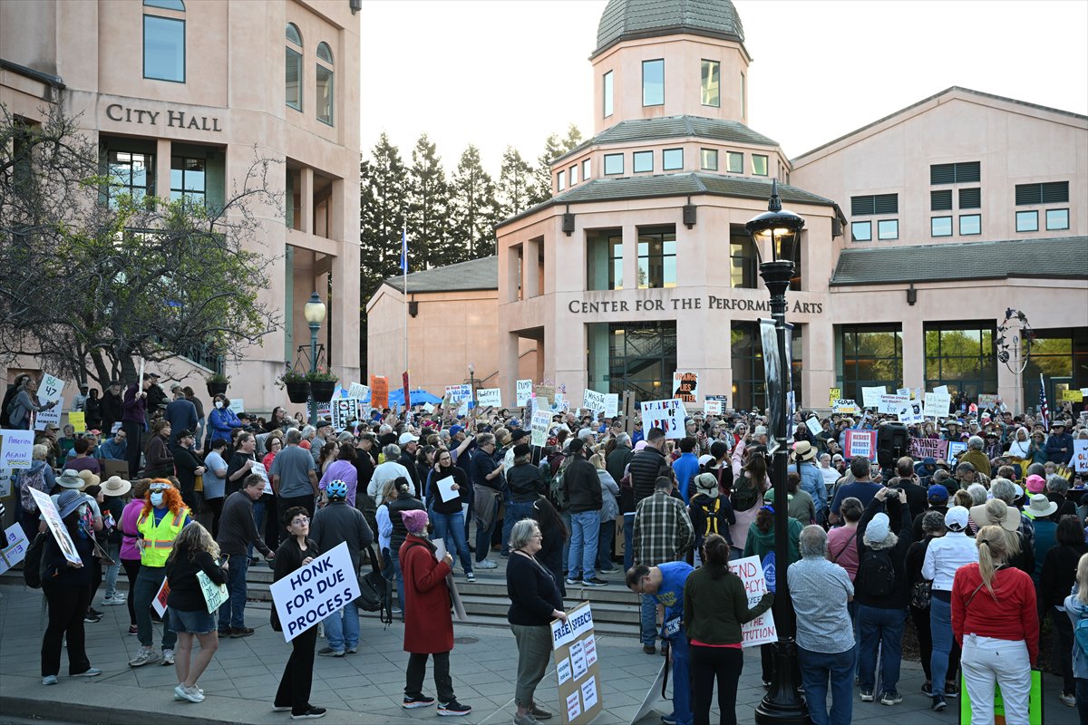 Dünyada 1 Mayıs coşkusu: Sokaklarda emek ve dayanışma sesleri yükseldi