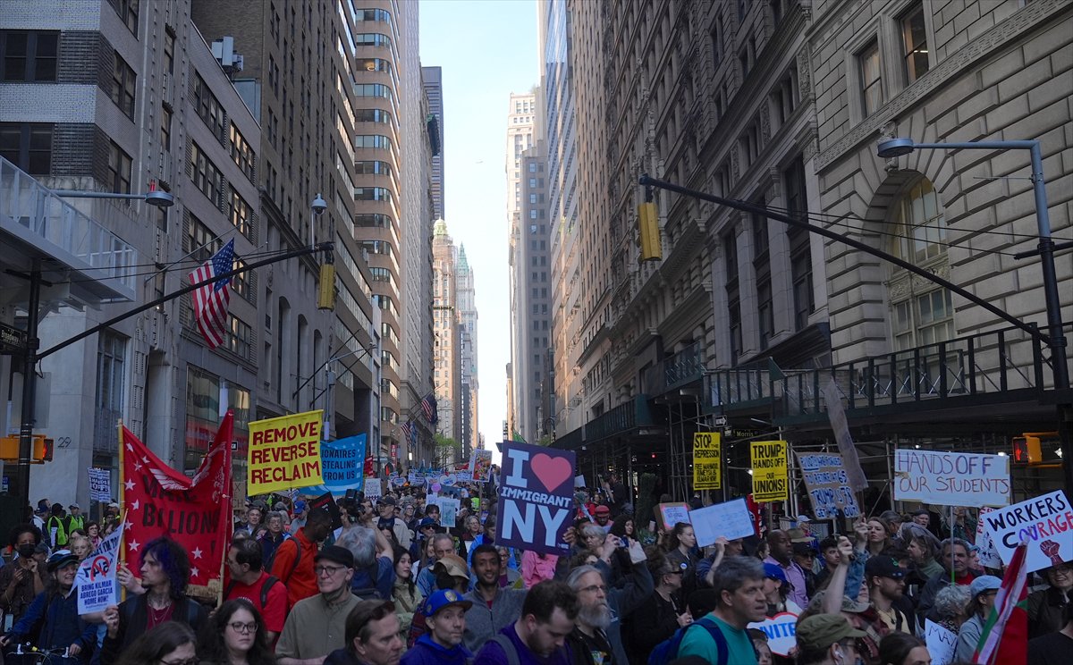 Dünyada 1 Mayıs coşkusu: Sokaklarda emek ve dayanışma sesleri yükseldi