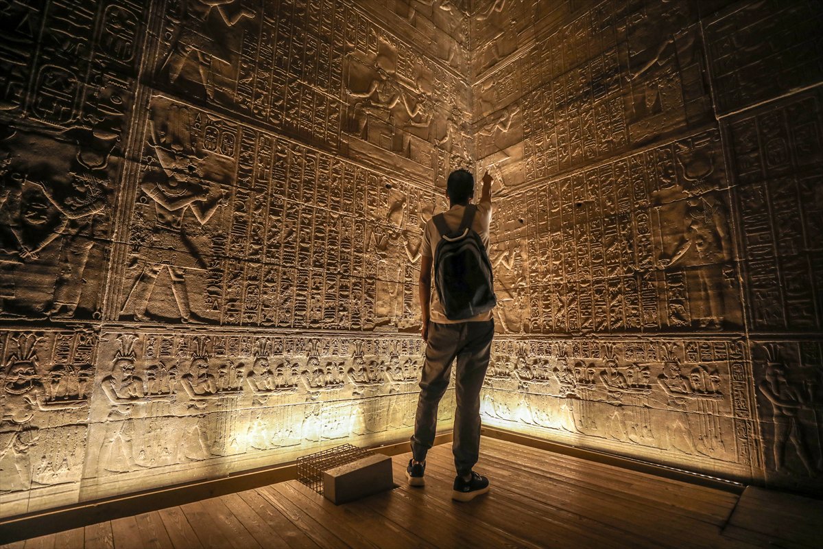 Mısır'daki Philae Tapınağı ziyaretçilerini ağırlıyor