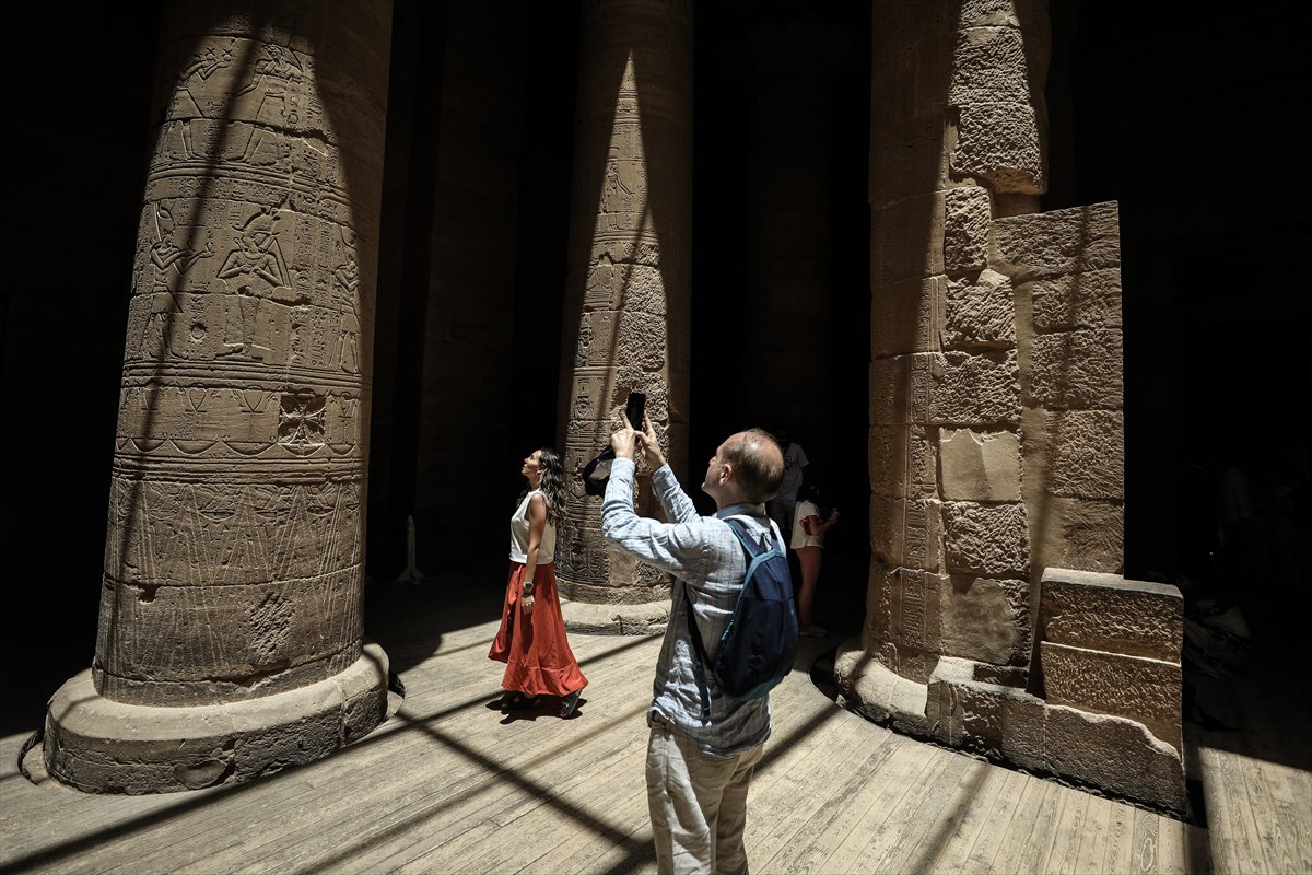 Mısır'daki Philae Tapınağı ziyaretçilerini ağırlıyor