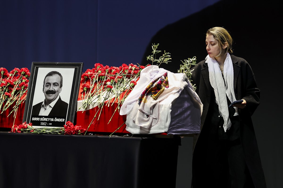 Sırrı Süreyya Önder’e veda