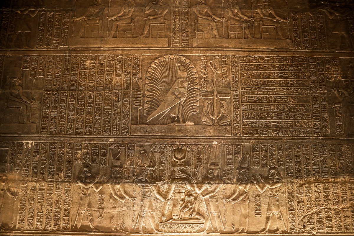 Mısır'daki Philae Tapınağı ziyaretçilerini ağırlıyor