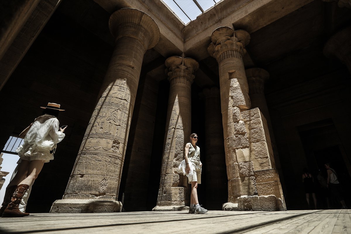 Mısır'daki Philae Tapınağı ziyaretçilerini ağırlıyor