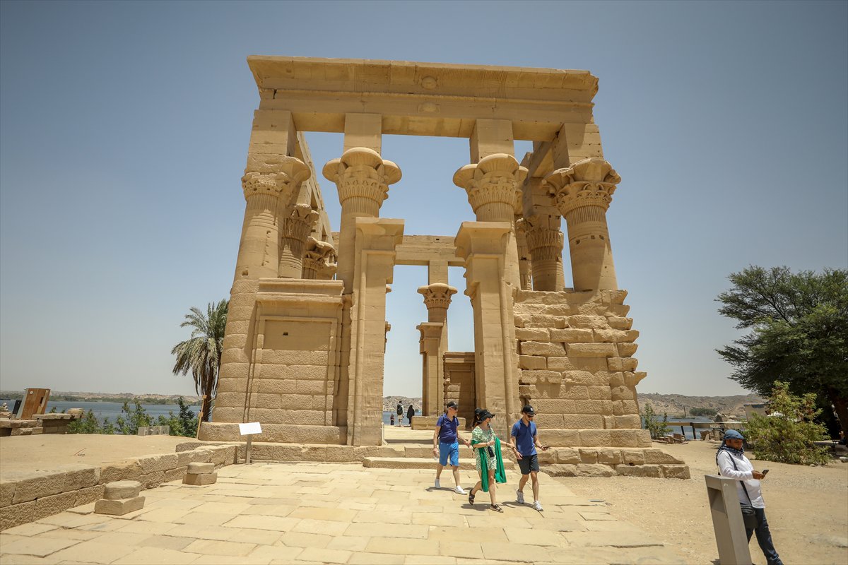 Mısır'daki Philae Tapınağı ziyaretçilerini ağırlıyor