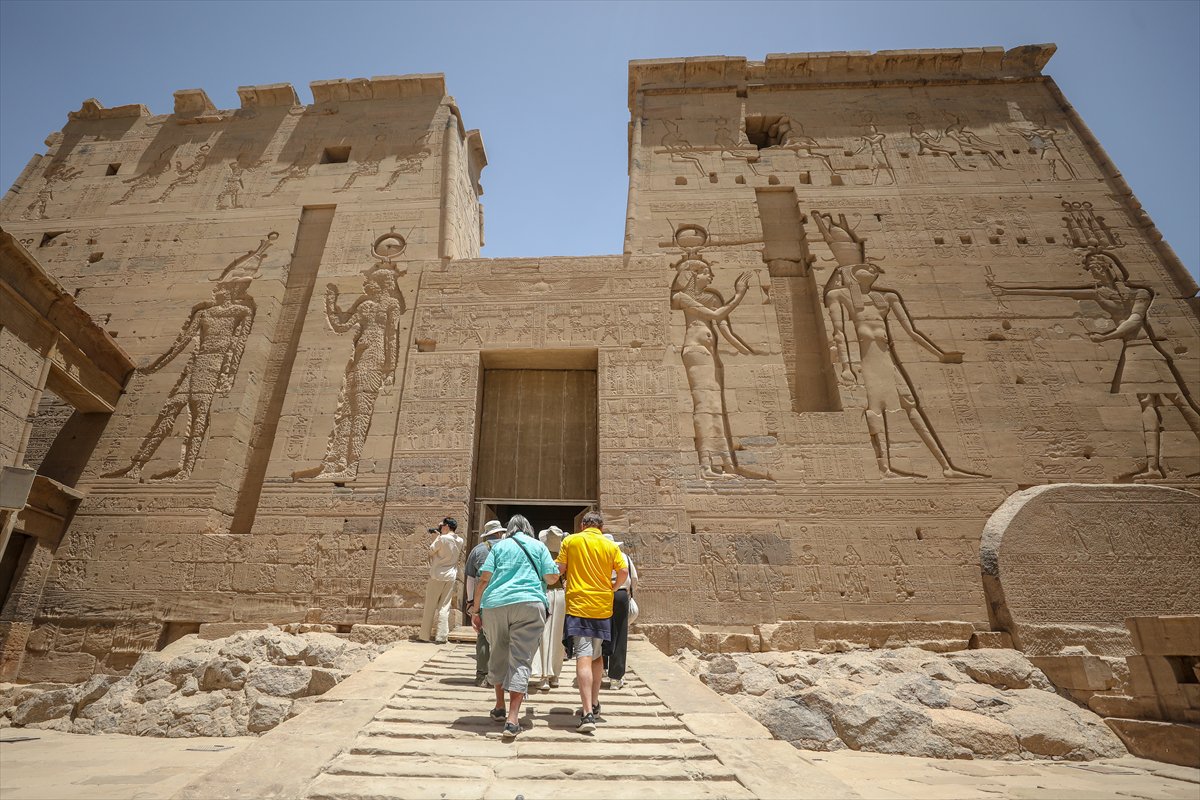 Mısır'daki Philae Tapınağı ziyaretçilerini ağırlıyor