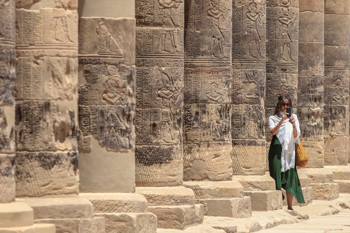 Mısır'daki Philae Tapınağı ziyaretçilerini ağırlıyor