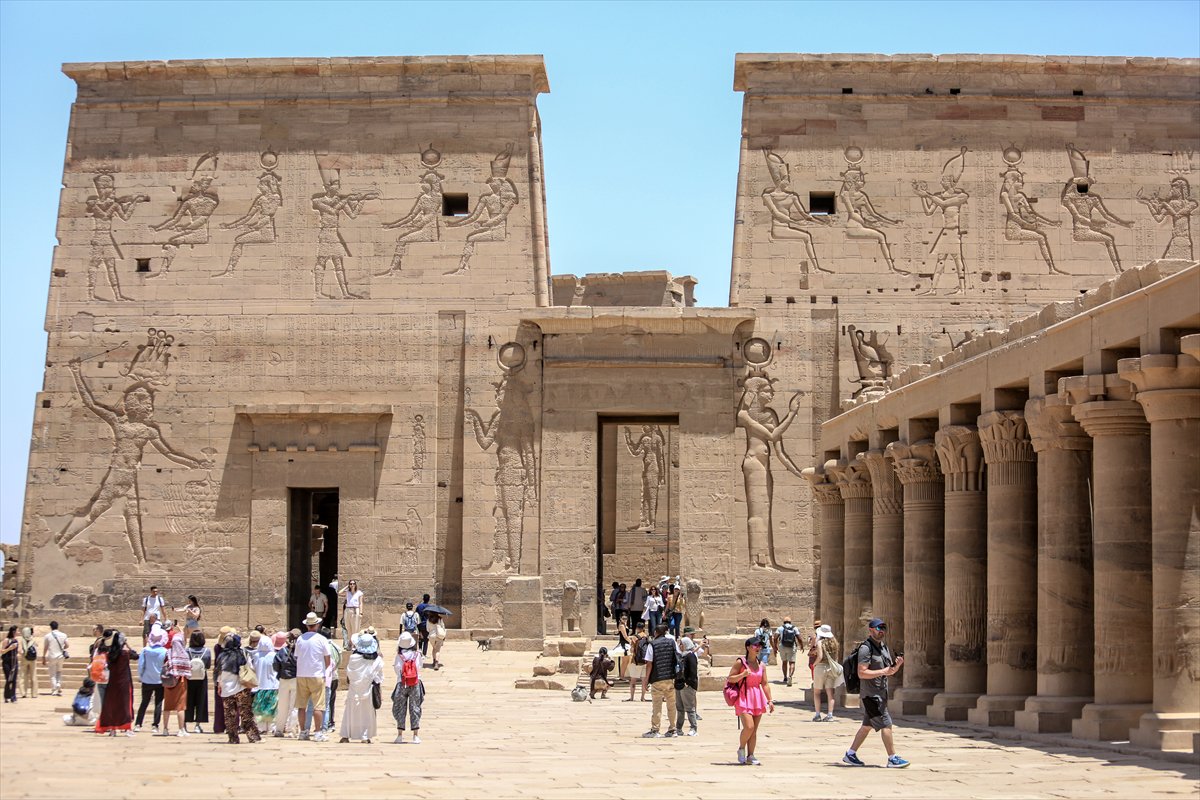 Mısır'daki Philae Tapınağı ziyaretçilerini ağırlıyor
