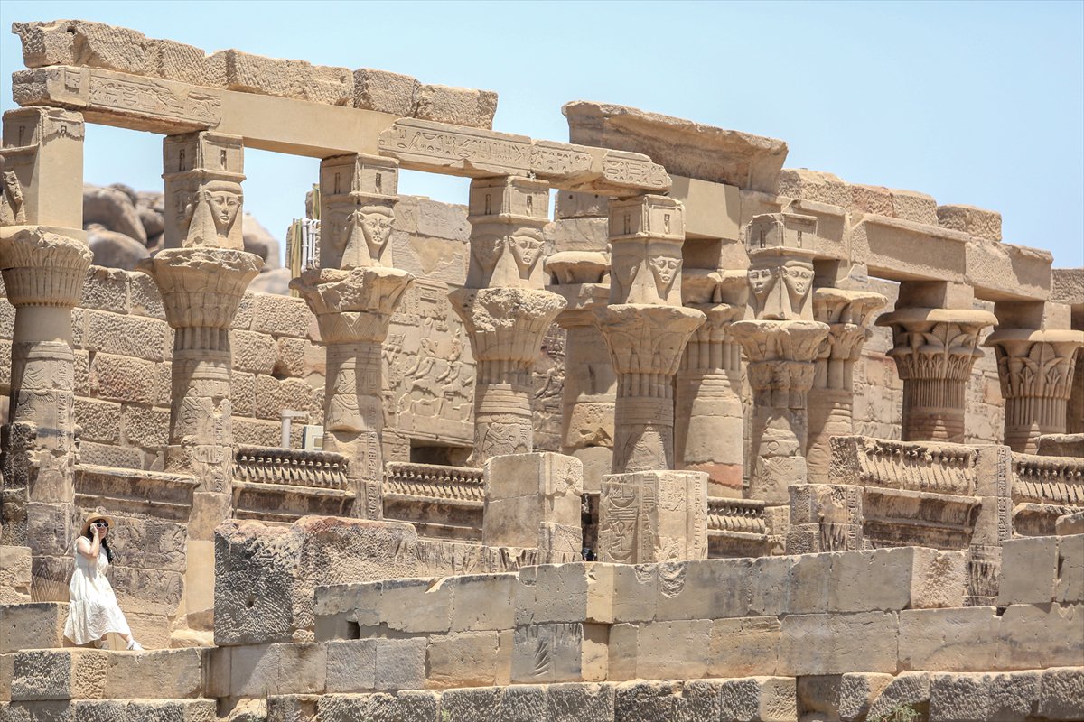Mısır'daki Philae Tapınağı ziyaretçilerini ağırlıyor