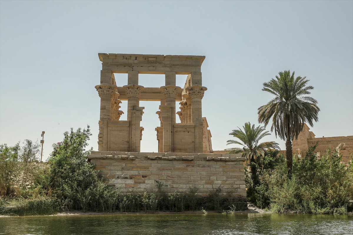 Mısır'daki Philae Tapınağı ziyaretçilerini ağırlıyor