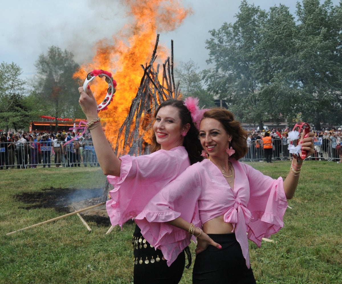 Edirne'de Kakava Şenliği'nden renkli görüntüler