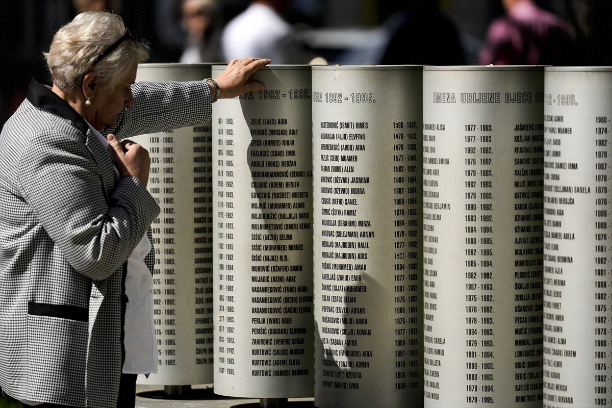 Bosna Hersek'te, Saraybosna kuşatmasında öldürülen 1601 çocuk anıldı