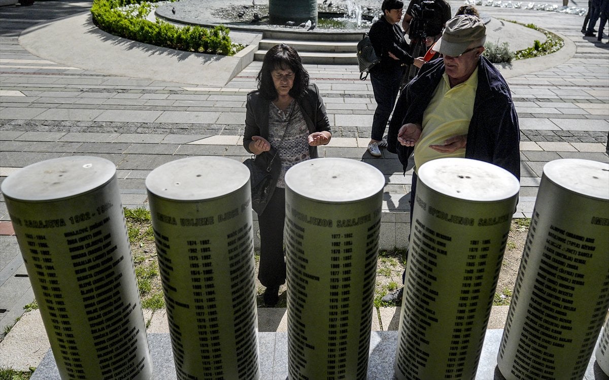 Bosna Hersek'te, Saraybosna kuşatmasında öldürülen 1601 çocuk anıldı