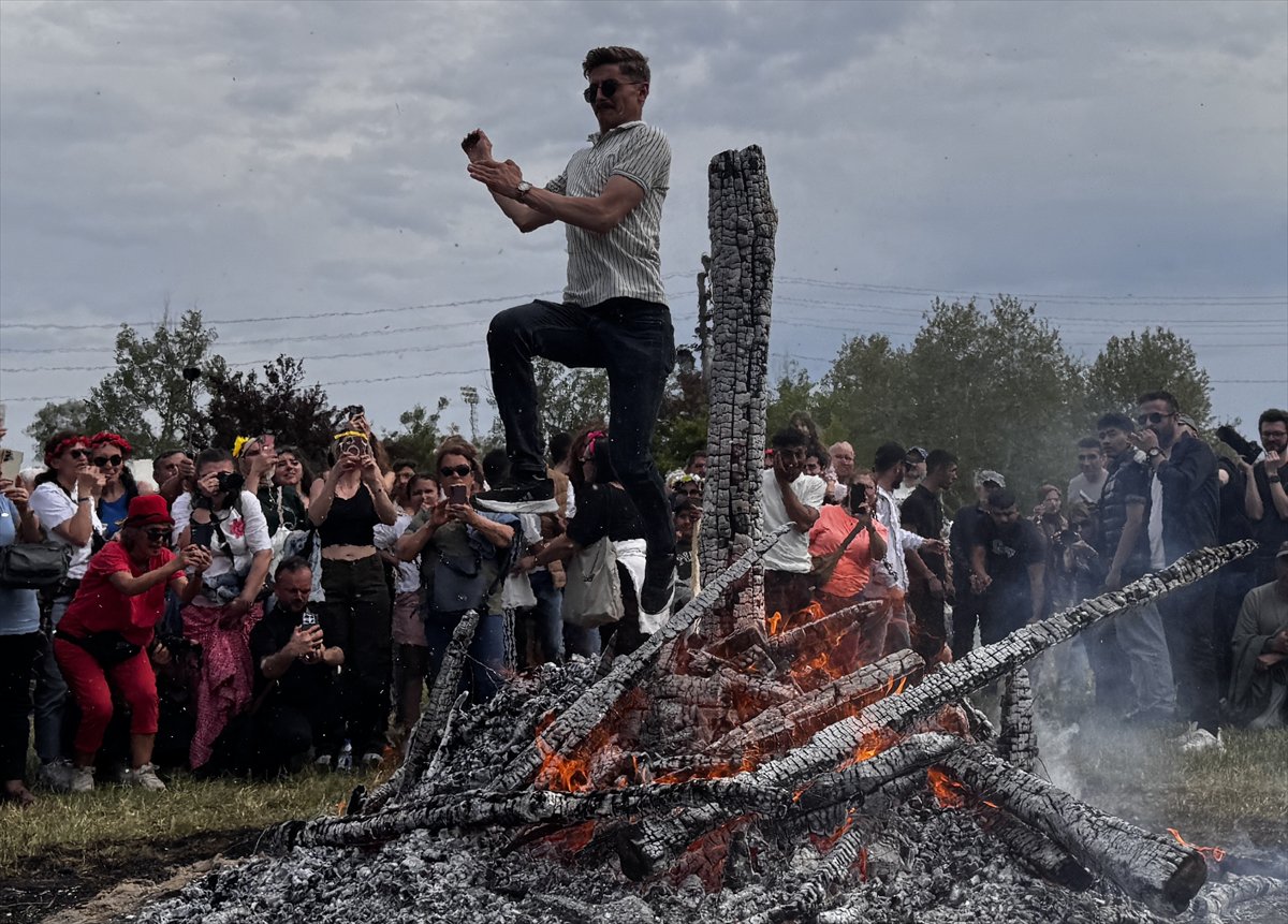 Edirne'de Kakava Şenliği'nden renkli görüntüler