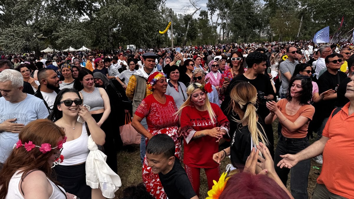Edirne'de Kakava Şenliği'nden renkli görüntüler