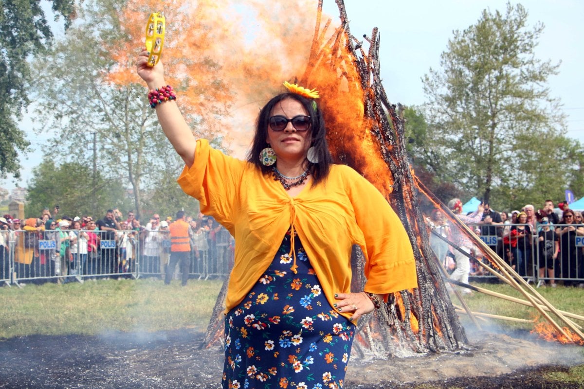 Edirne'de Kakava Şenliği'nden renkli görüntüler